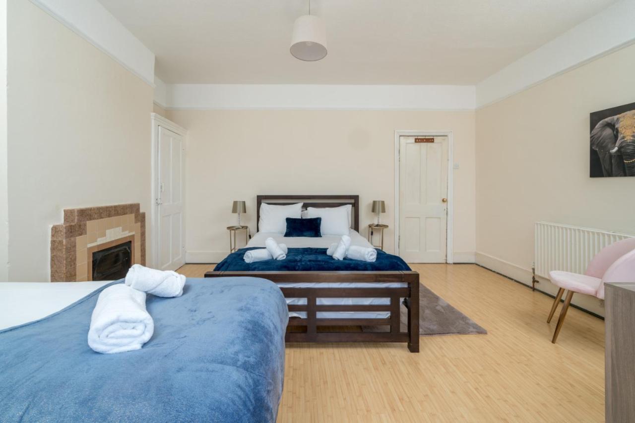 Homely 4-Bedroom Home With 2 Baths & Free Parking Londen Buitenkant foto